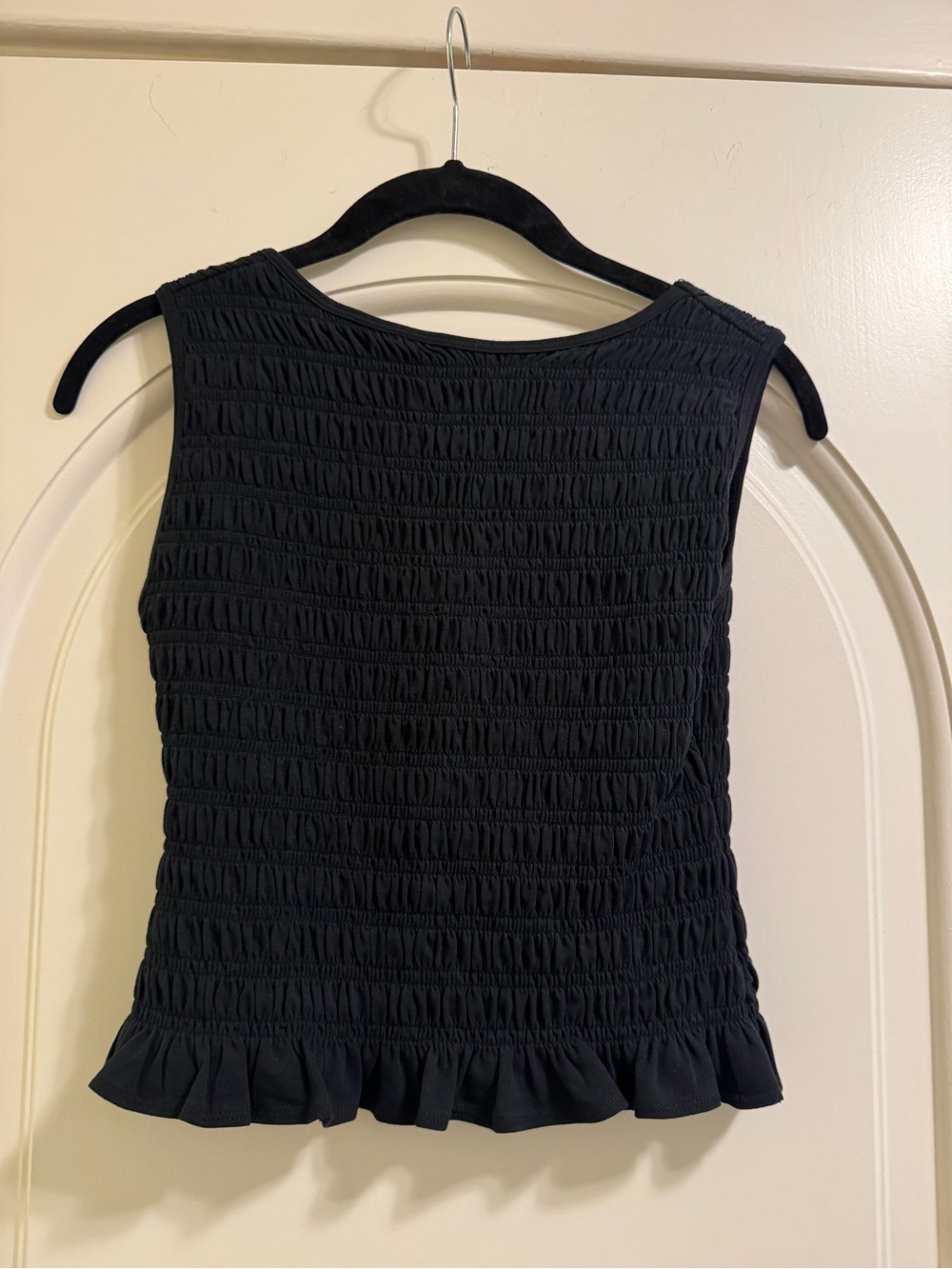 Abercrombie Black Smocked Ruffle Hem Tank Top XS Sleeveless Cropped
